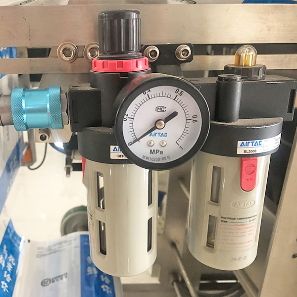 粉末定量自動(dòng)包裝機(jī)械展示